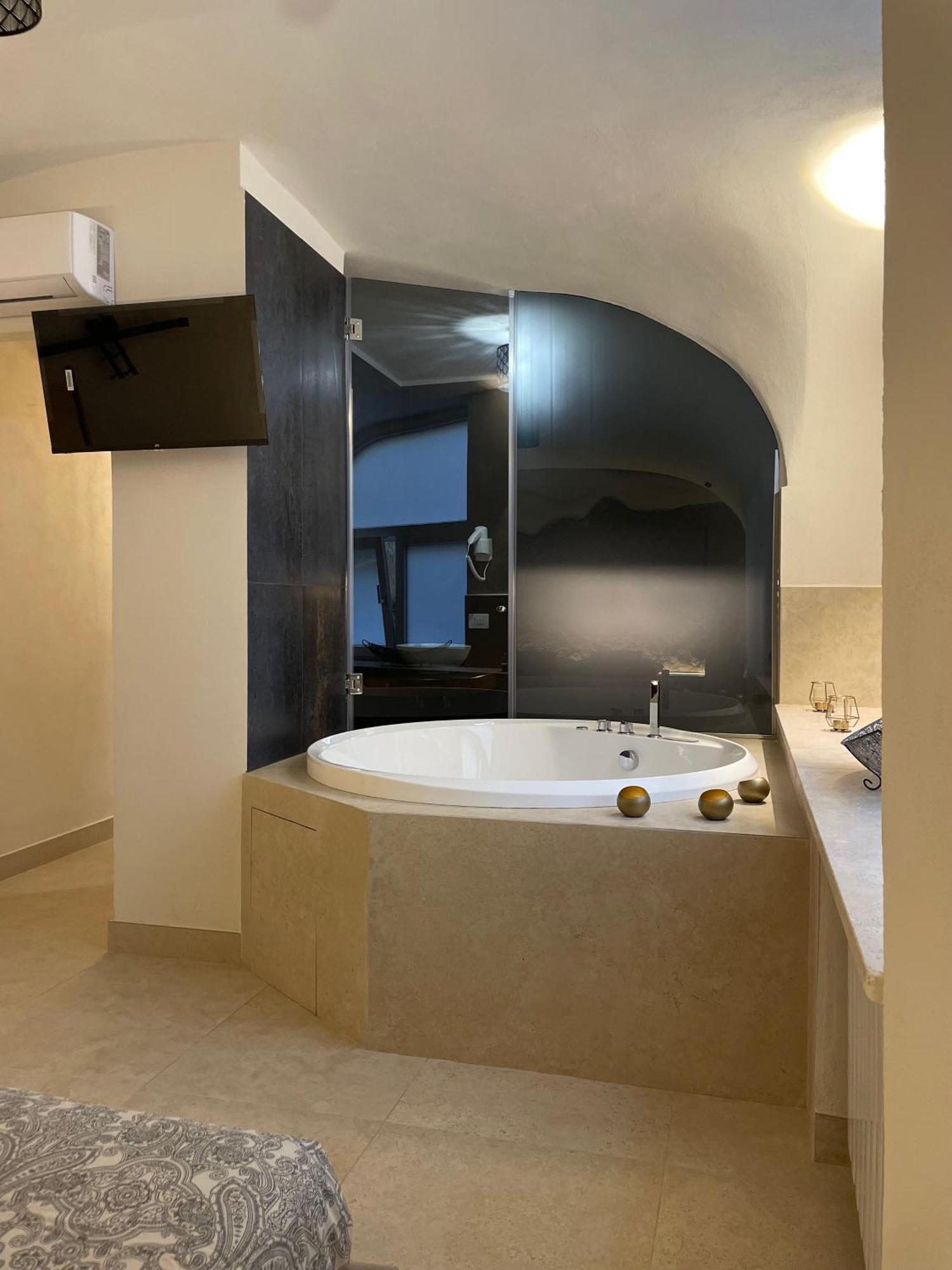 Domus Parthenope Deluxe Apartment