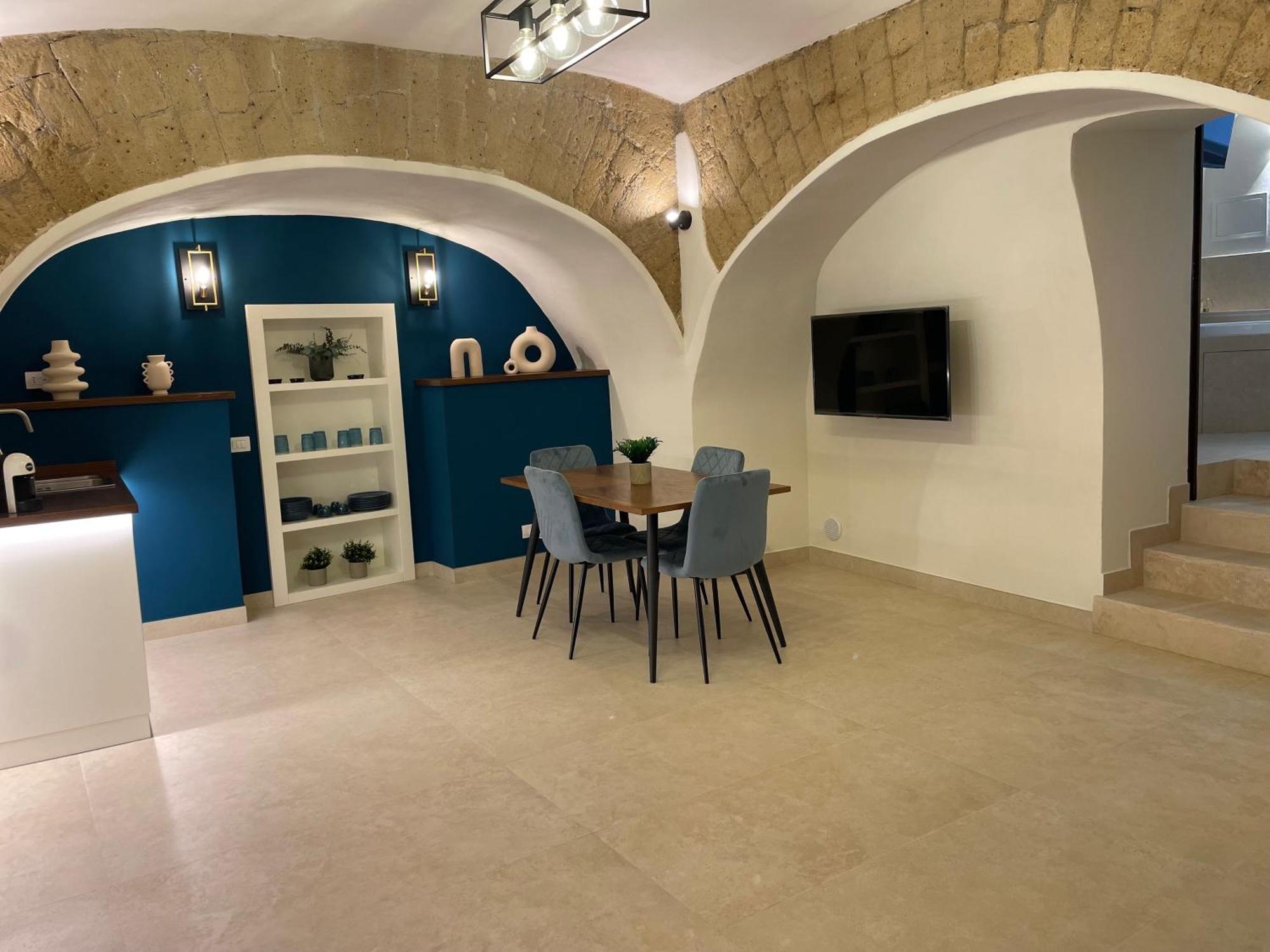 Domus Parthenope Deluxe Apartment Naples